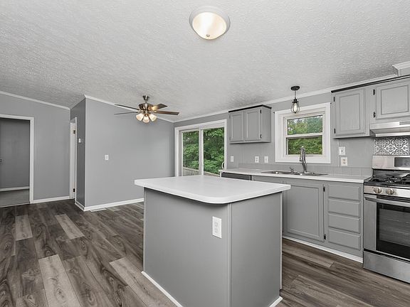 4th image of 300 Pimlico Ct
