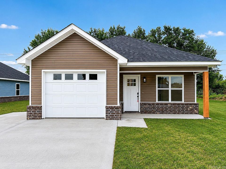 1st image of 2700 S Belair