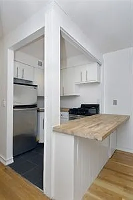 Sold by Metropolitan Property Group | media 17