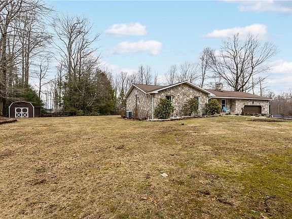 4th image of 204 Weatherwood Ln