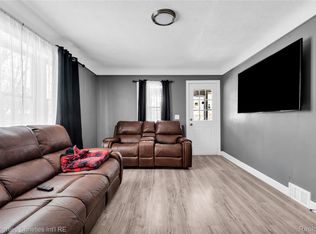 25636 New York St, Dearborn Heights, MI