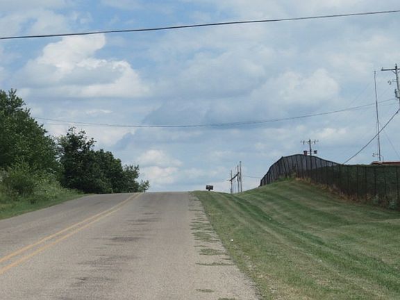 4th image of 1577 E Hastings Lake Rd