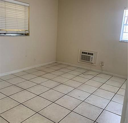 5th image of 5400 Hollywood Blvd APT 3