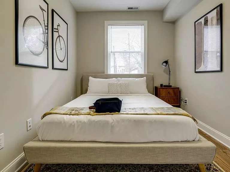 1013 E St SE #4 — Photo 8