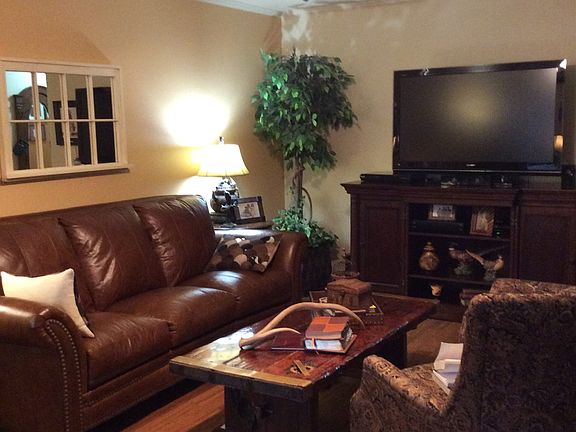 3rd image of 516 N Buckboard Dr