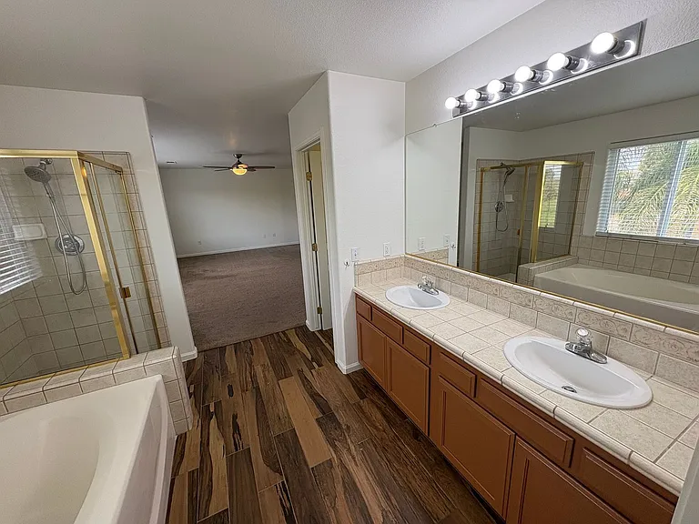 5928 W Whitley Ave — Photo 43