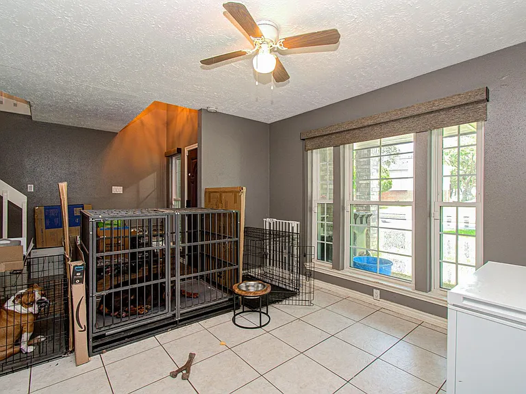 2122 Courtshire Ln — Photo 8