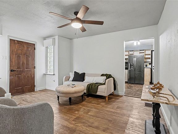 3rd image of 246 Hickory St