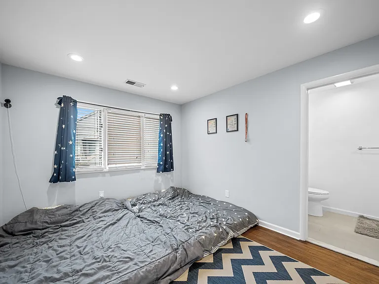 22 Pamrapo Ct W — Photo 30