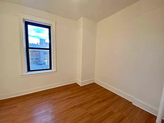 Rented by City Connections Realty | media 4