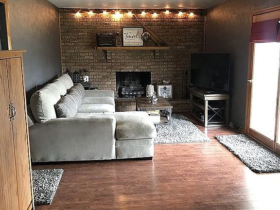 Family Rm w/Fireplace
