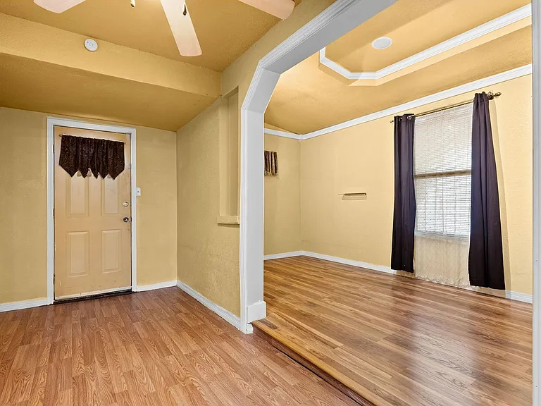 2407 Hidden Valley Dr — Photo 11