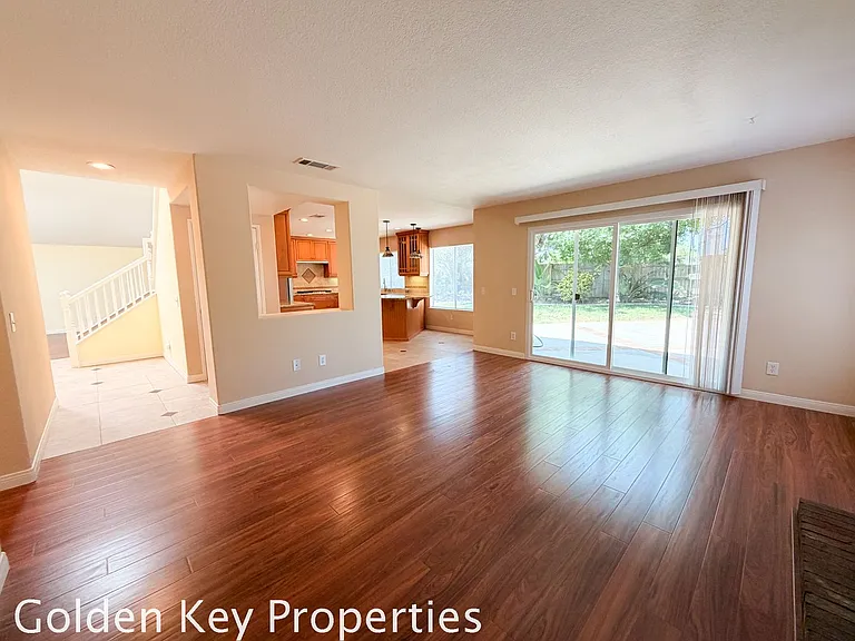 533 Edgewater Ave — Photo 11