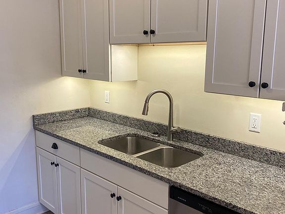 3rd image of 2062 Marshall Ave APT 8