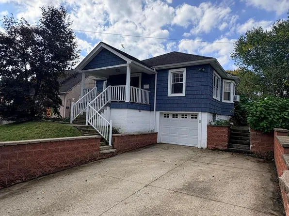 145 Mankin Ave, Oak Hill, WV 25901