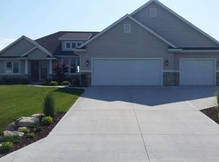 5031 Wild Meadow Dr, Sheboygan, WI 53083