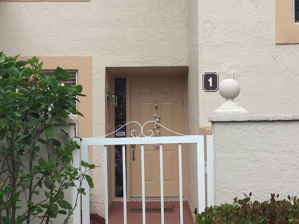 1st image of 14371 Via Royale APT 1