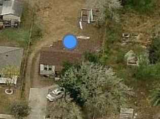 318 W Avenue C, Robstown, TX 78380