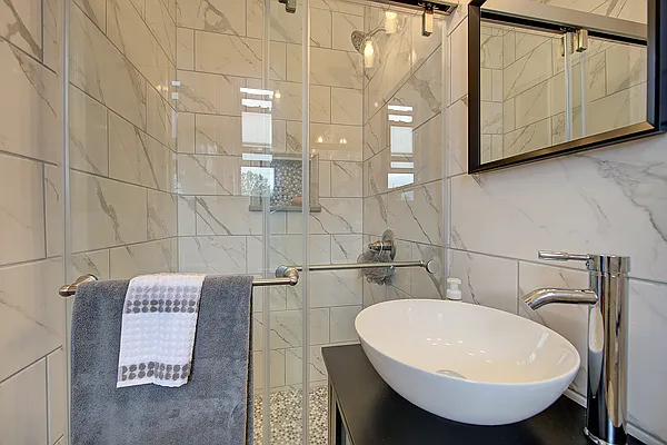 Sold by Landmarc Group | media 81