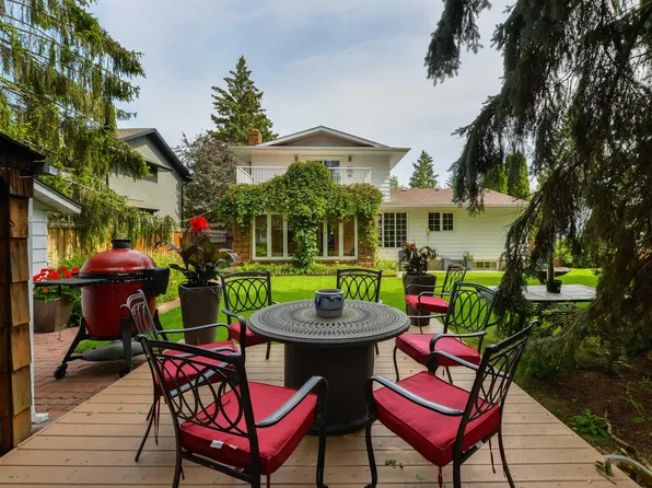 206 Wolf Willow Cres NW, Edmonton, AB T5T 1T2