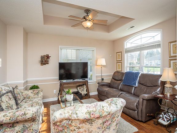 5th image of 2101 Secrist Ln