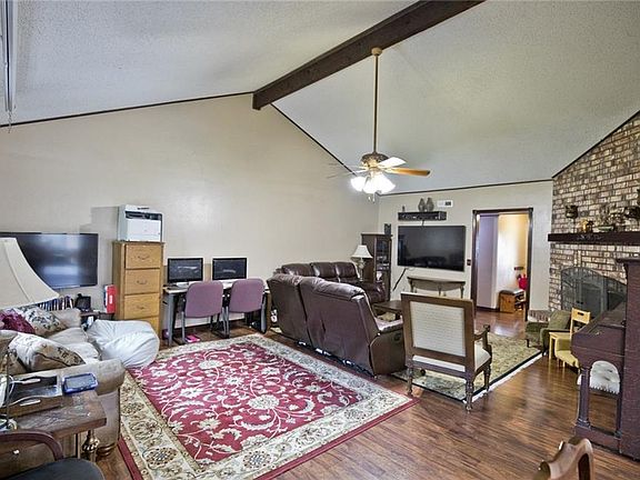 5th image of 2713 W Ash St