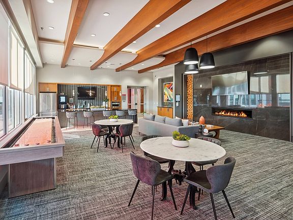 DenargoMarket_amenity_clubroom (4)
