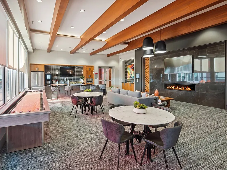 DenargoMarket_amenity_clubroom (4)