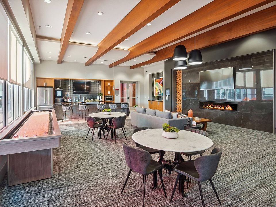 DenargoMarket_amenity_clubroom (4)
