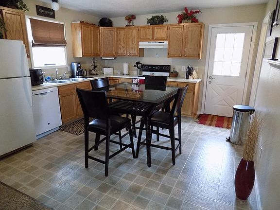 3rd image of 8173 Stadium Dr