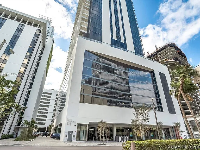 1010 Brickell Ave #4208 — Photo 16