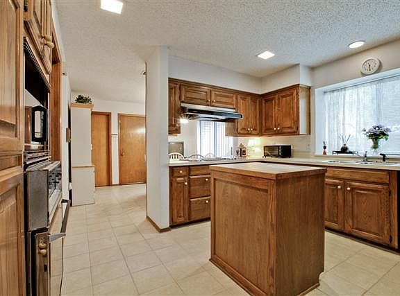 4th image of 3322 Heather Hill Dr