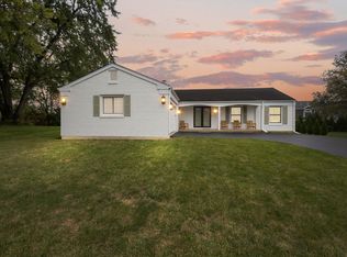 19W262 Grammercy Ln, Lombard, IL