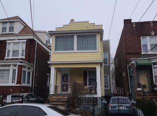 156 Wegman Pkwy, Jersey City, NJ 07305