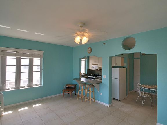 4th image of 901 Collins Ave APT 307