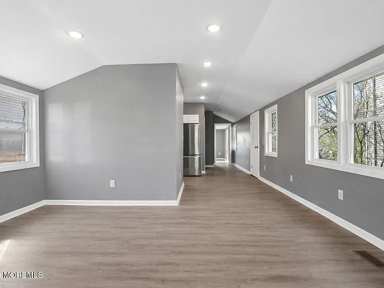 209 Hilltop Blvd — Photo 2
