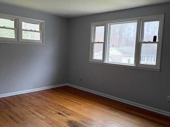 2nd image of 3010 Thomas Rd