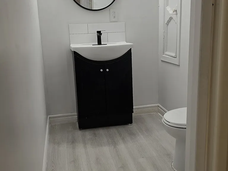 735 Pam Cres #BASEMENT — Photo 12