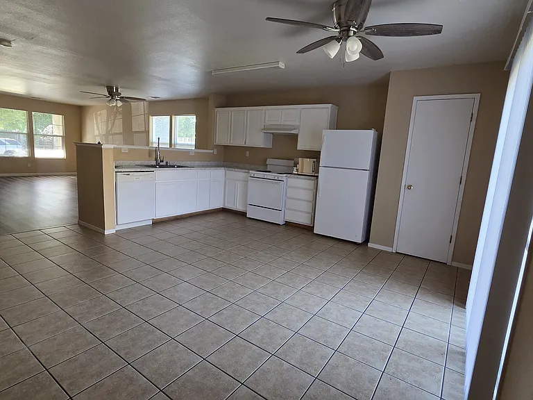 3880 Solstice Ave — Photo 10