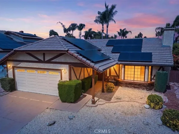 30040 Spray Dr, Canyon Lake, CA 92587