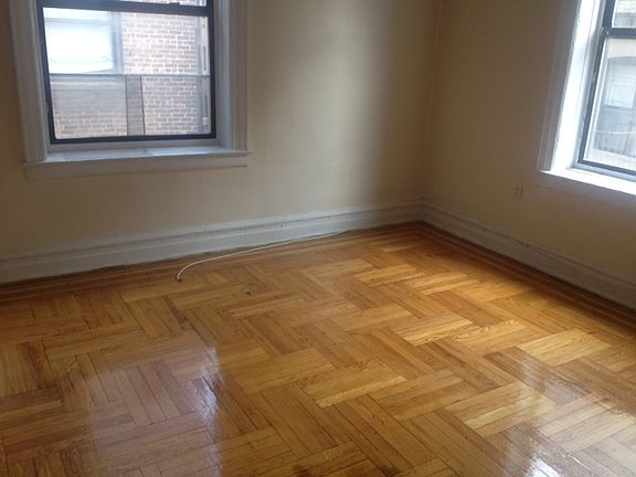3rd image of 19 Cumming St APT 3G