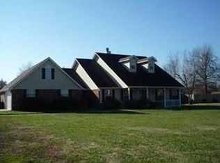 813 E Apple Blossom Ave, Springdale, AR 72764