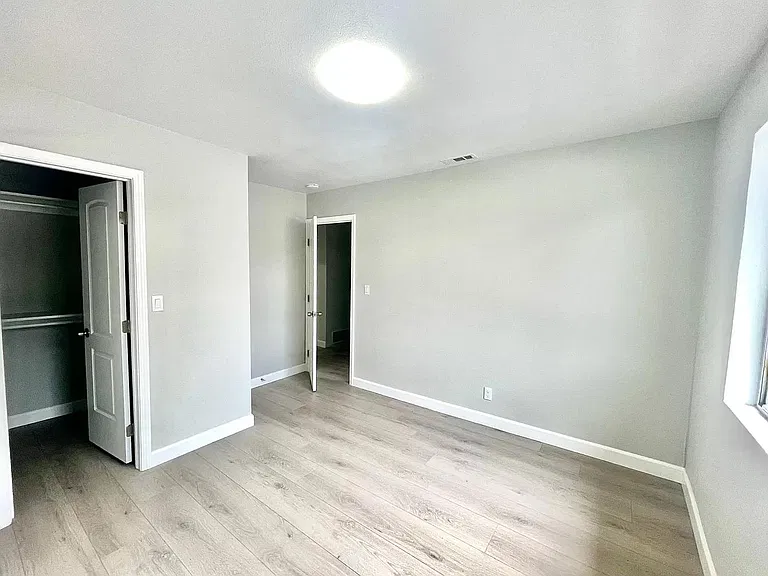 653 E Matchwood Pl — Photo 10