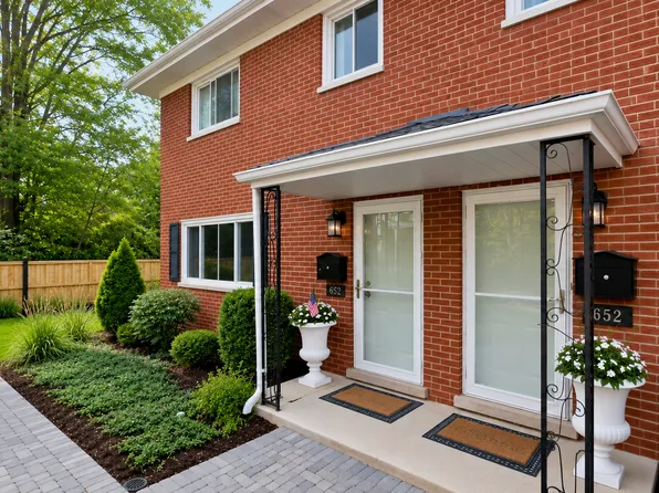 652 Childs St, Wheaton, IL