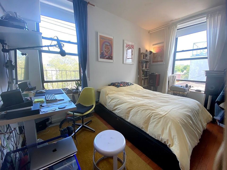1st image of 131 Pioneer St APT 3R