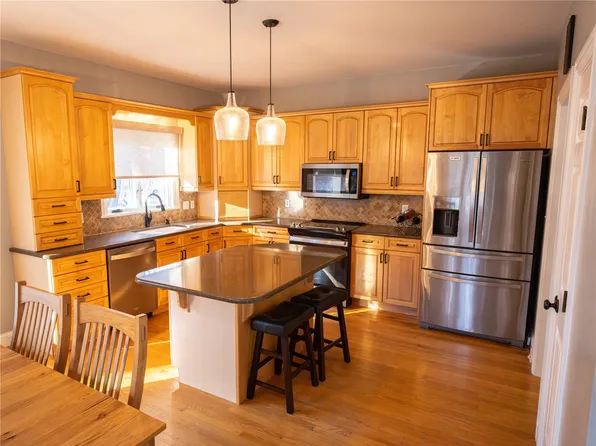 1432 Hickory Hollow Rd NE, Solon, IA 52333