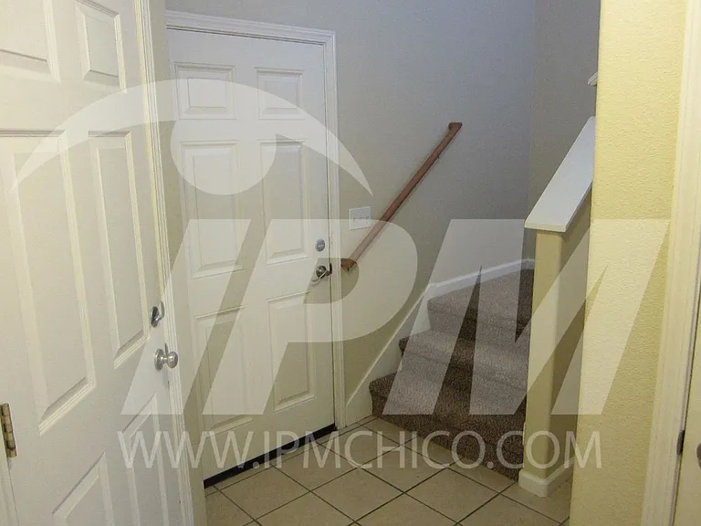 583 Morgan Drive — Photo 3