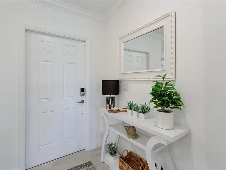 5721 Palmer Cir #201 — Photo 3