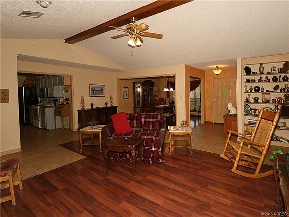 4th image of 1018 N Douglas Dr