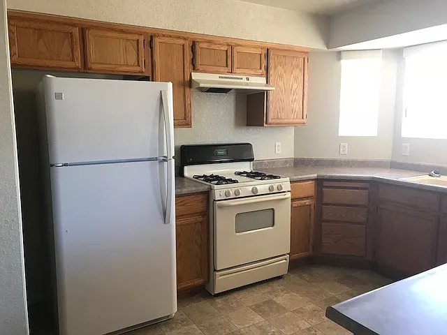 4 Bed/2 Bath In Mountain View ! — Photo 3